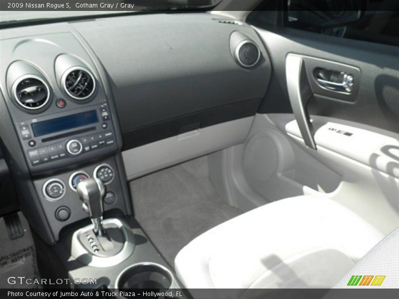 Gotham Gray / Gray 2009 Nissan Rogue S