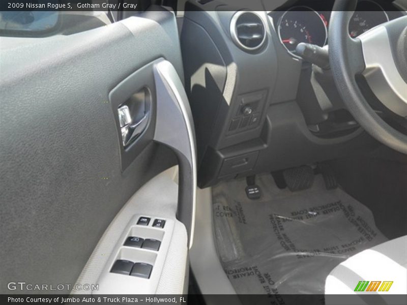Gotham Gray / Gray 2009 Nissan Rogue S