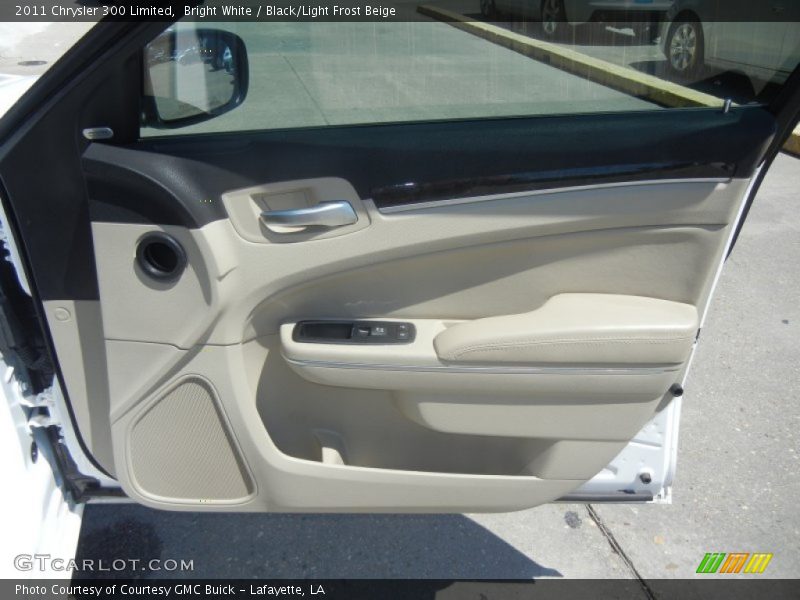 Bright White / Black/Light Frost Beige 2011 Chrysler 300 Limited