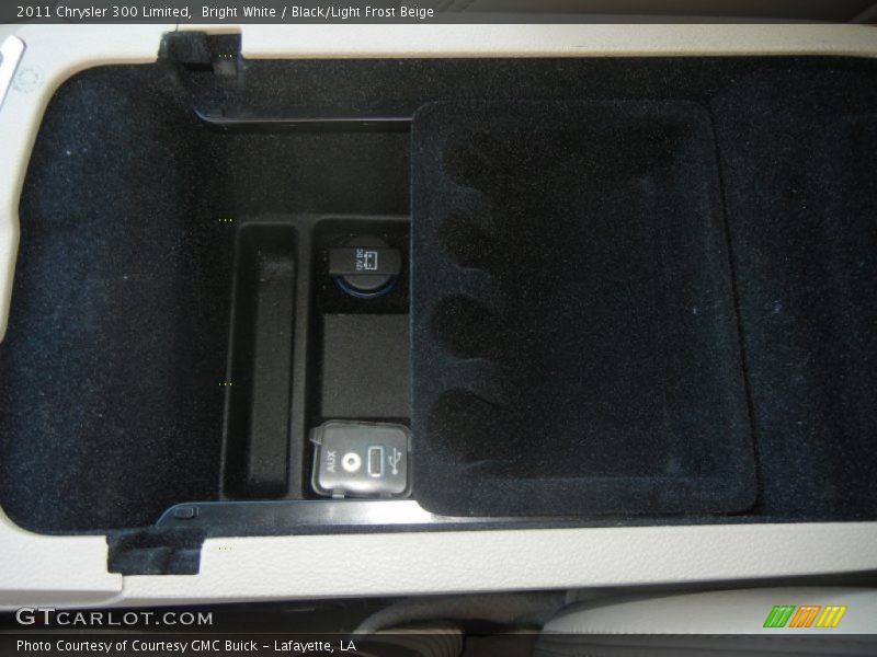 Bright White / Black/Light Frost Beige 2011 Chrysler 300 Limited