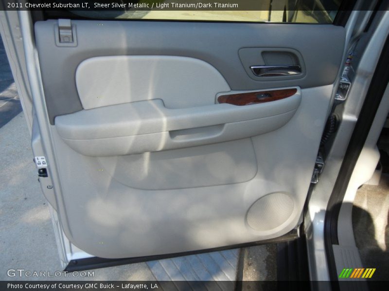 Sheer Silver Metallic / Light Titanium/Dark Titanium 2011 Chevrolet Suburban LT
