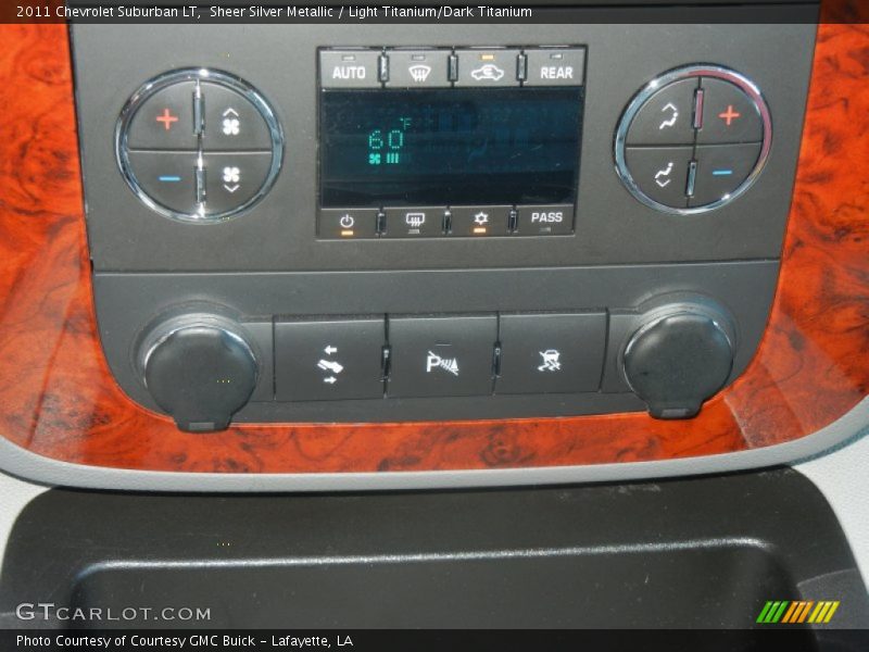 Sheer Silver Metallic / Light Titanium/Dark Titanium 2011 Chevrolet Suburban LT