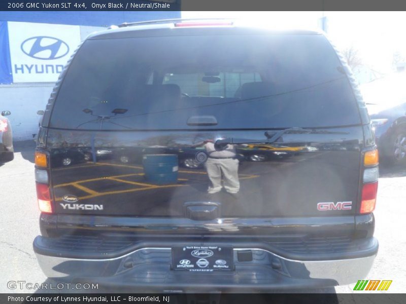 Onyx Black / Neutral/Shale 2006 GMC Yukon SLT 4x4