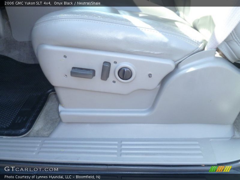 Onyx Black / Neutral/Shale 2006 GMC Yukon SLT 4x4