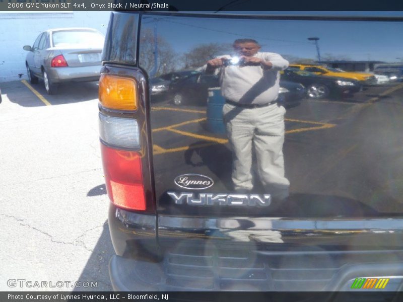 Onyx Black / Neutral/Shale 2006 GMC Yukon SLT 4x4