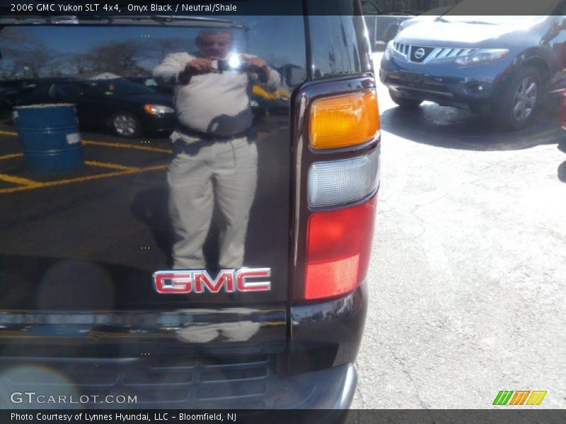 Onyx Black / Neutral/Shale 2006 GMC Yukon SLT 4x4