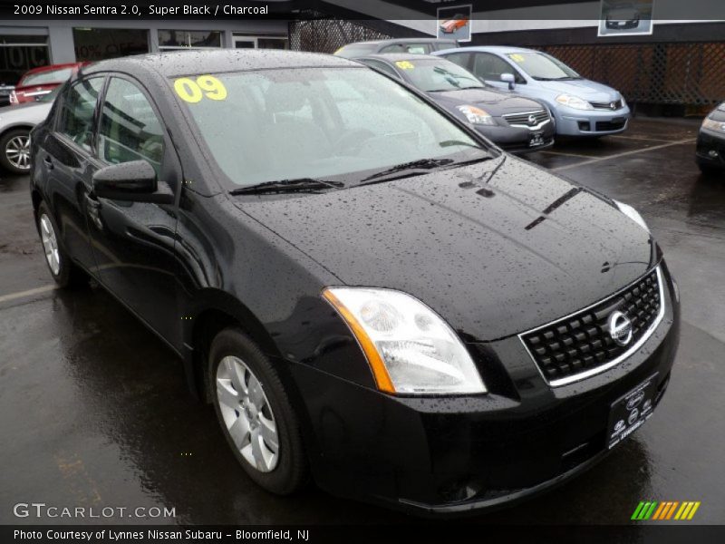 Super Black / Charcoal 2009 Nissan Sentra 2.0