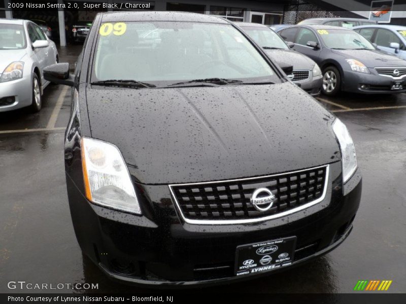 Super Black / Charcoal 2009 Nissan Sentra 2.0