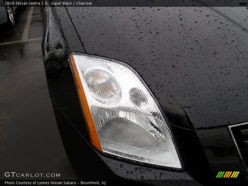 Super Black / Charcoal 2009 Nissan Sentra 2.0