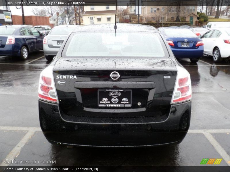 Super Black / Charcoal 2009 Nissan Sentra 2.0