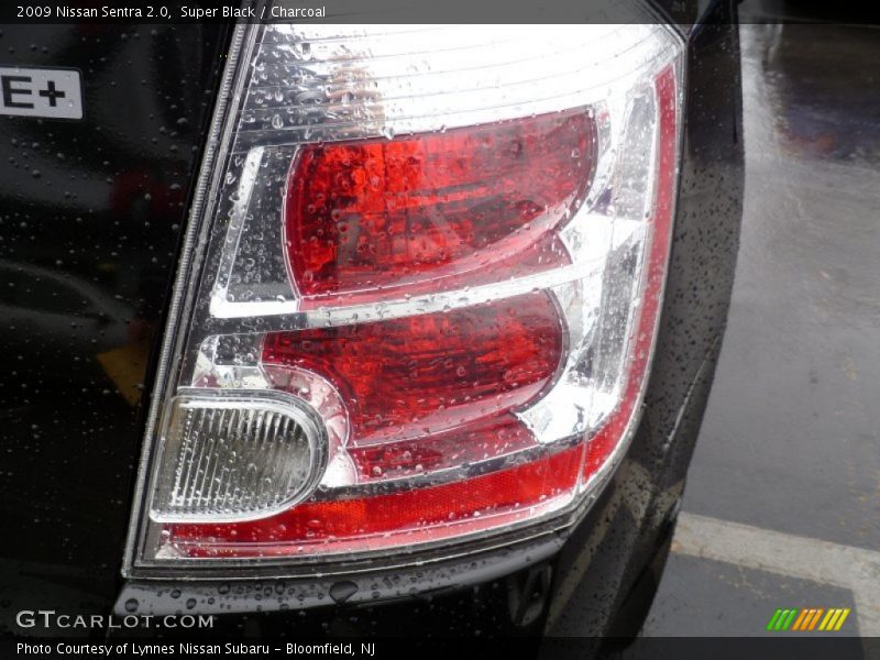 Super Black / Charcoal 2009 Nissan Sentra 2.0