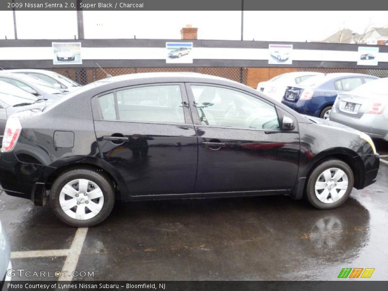 Super Black / Charcoal 2009 Nissan Sentra 2.0
