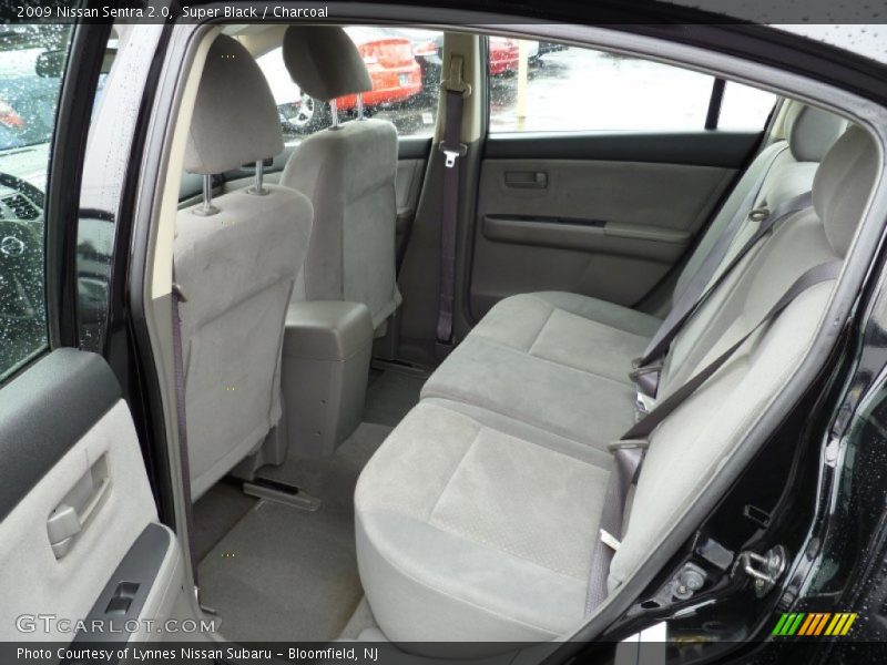 Super Black / Charcoal 2009 Nissan Sentra 2.0