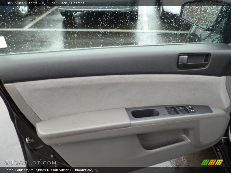 Super Black / Charcoal 2009 Nissan Sentra 2.0