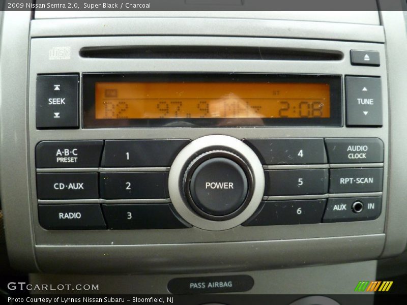 Super Black / Charcoal 2009 Nissan Sentra 2.0