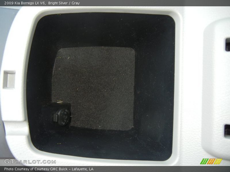 Bright Silver / Gray 2009 Kia Borrego LX V6