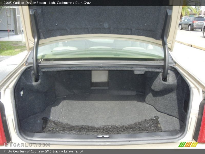 Light Cashmere / Dark Gray 2005 Cadillac DeVille Sedan