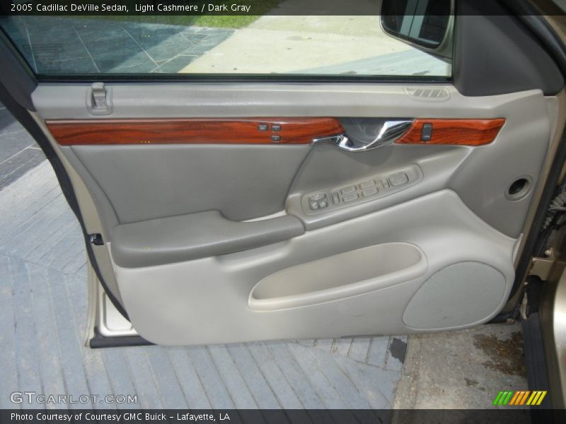 Light Cashmere / Dark Gray 2005 Cadillac DeVille Sedan