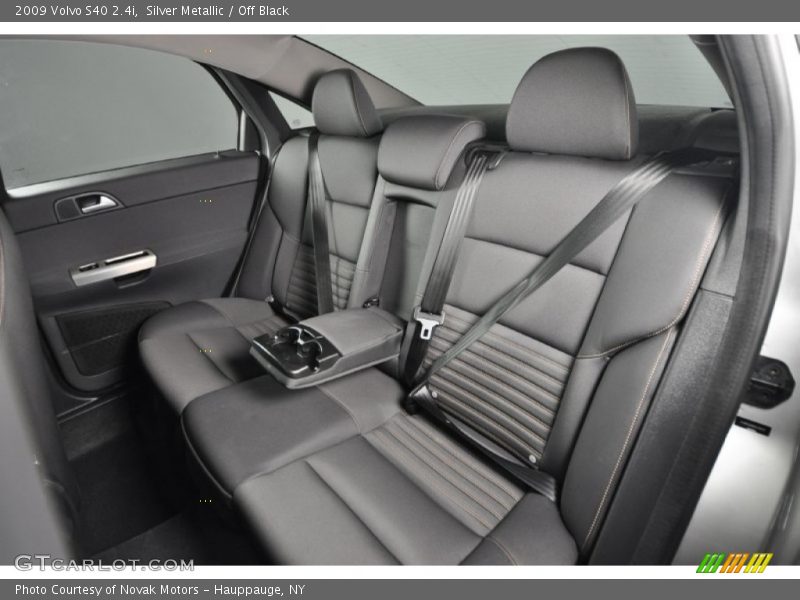 Silver Metallic / Off Black 2009 Volvo S40 2.4i