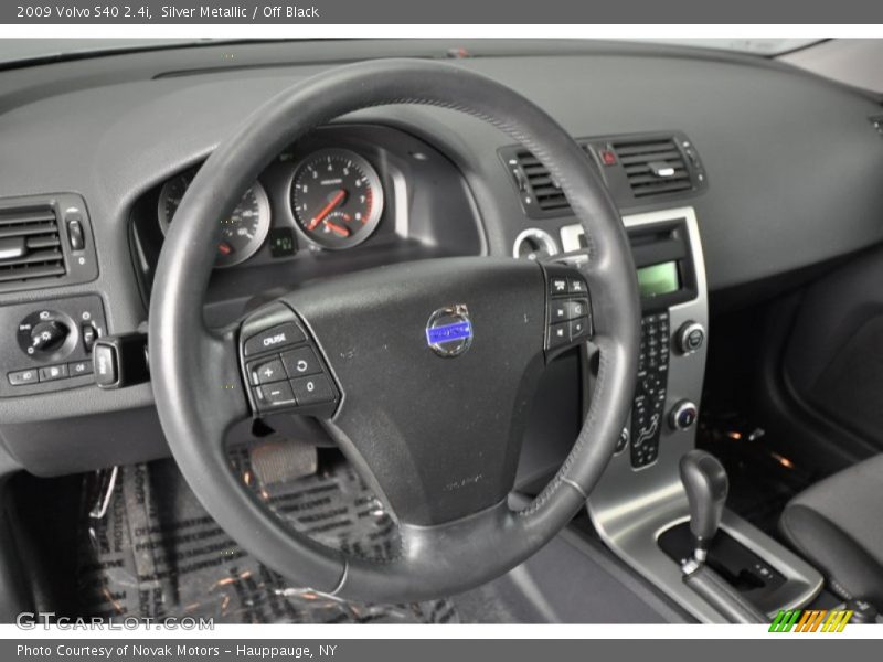 Silver Metallic / Off Black 2009 Volvo S40 2.4i