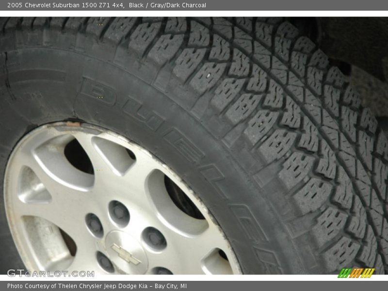 Black / Gray/Dark Charcoal 2005 Chevrolet Suburban 1500 Z71 4x4