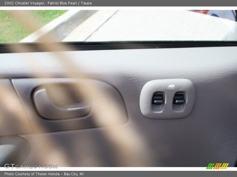 Patriot Blue Pearl / Taupe 2002 Chrysler Voyager