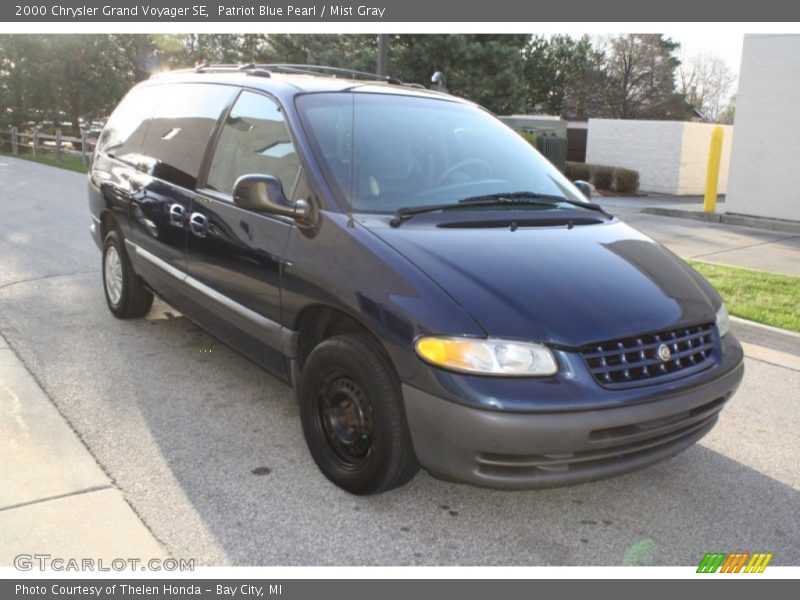 Patriot Blue Pearl / Mist Gray 2000 Chrysler Grand Voyager SE