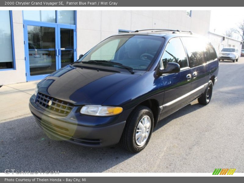 Patriot Blue Pearl / Mist Gray 2000 Chrysler Grand Voyager SE