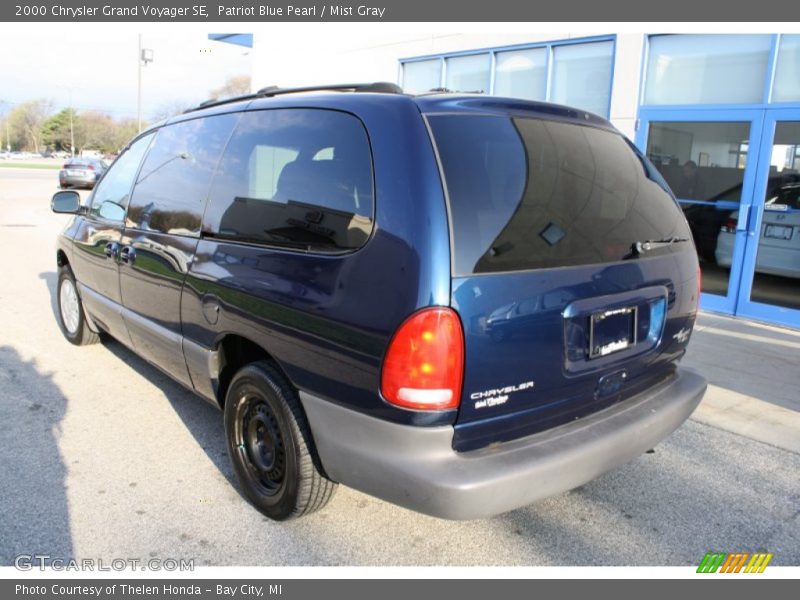 Patriot Blue Pearl / Mist Gray 2000 Chrysler Grand Voyager SE