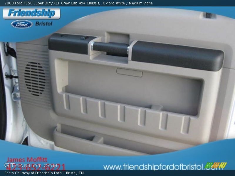 Oxford White / Medium Stone 2008 Ford F350 Super Duty XLT Crew Cab 4x4 Chassis