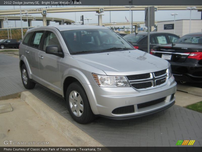 Bright Silver Metallic / Black 2012 Dodge Journey SE