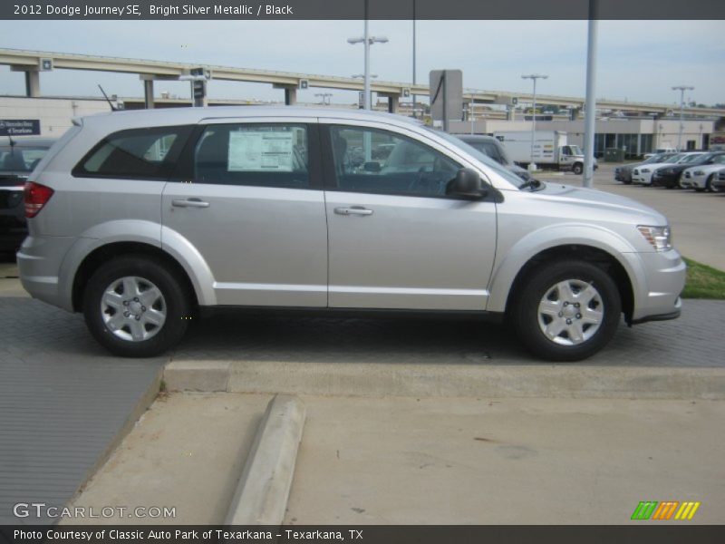 Bright Silver Metallic / Black 2012 Dodge Journey SE