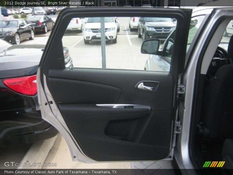 Bright Silver Metallic / Black 2012 Dodge Journey SE
