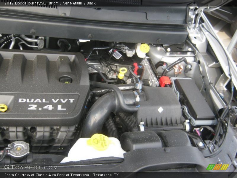 Bright Silver Metallic / Black 2012 Dodge Journey SE