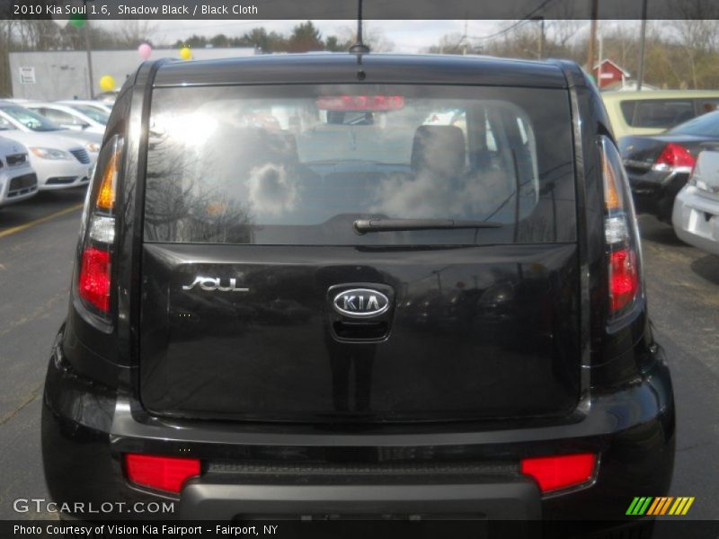 Shadow Black / Black Cloth 2010 Kia Soul 1.6
