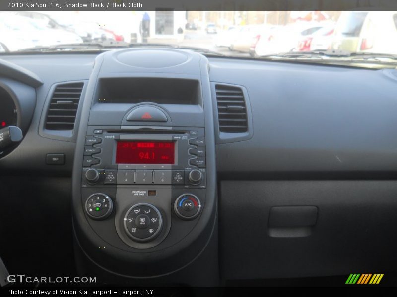 Shadow Black / Black Cloth 2010 Kia Soul 1.6