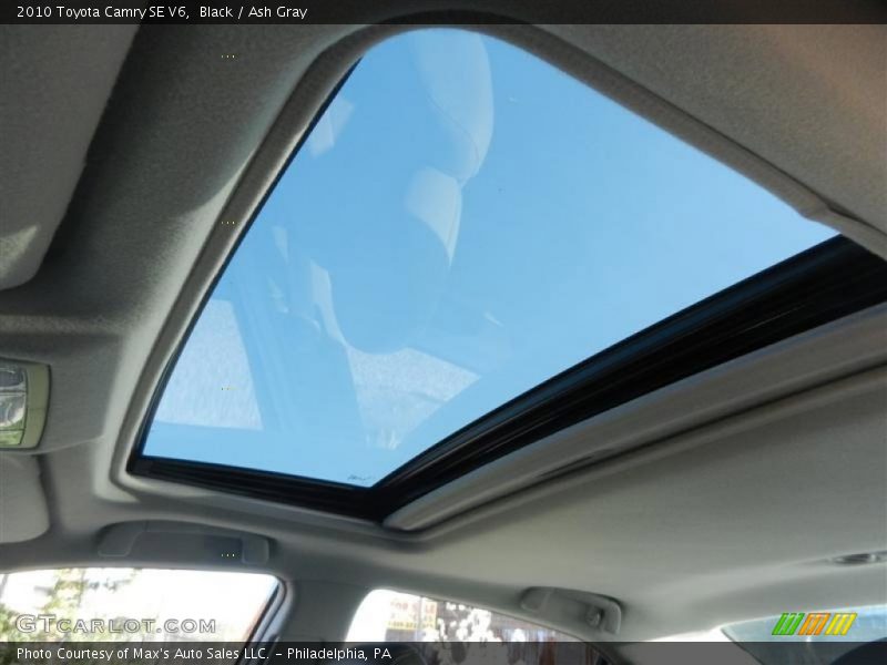 Black / Ash Gray 2010 Toyota Camry SE V6