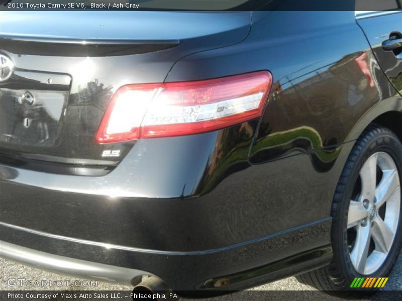 Black / Ash Gray 2010 Toyota Camry SE V6