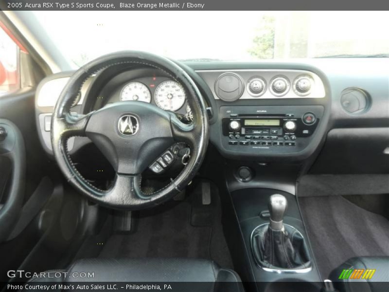 Dashboard of 2005 RSX Type S Sports Coupe
