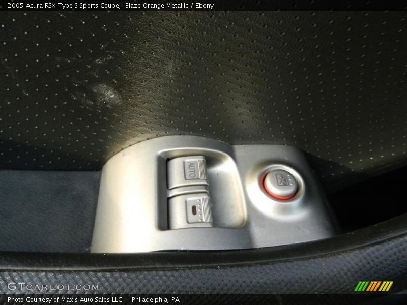 Controls of 2005 RSX Type S Sports Coupe