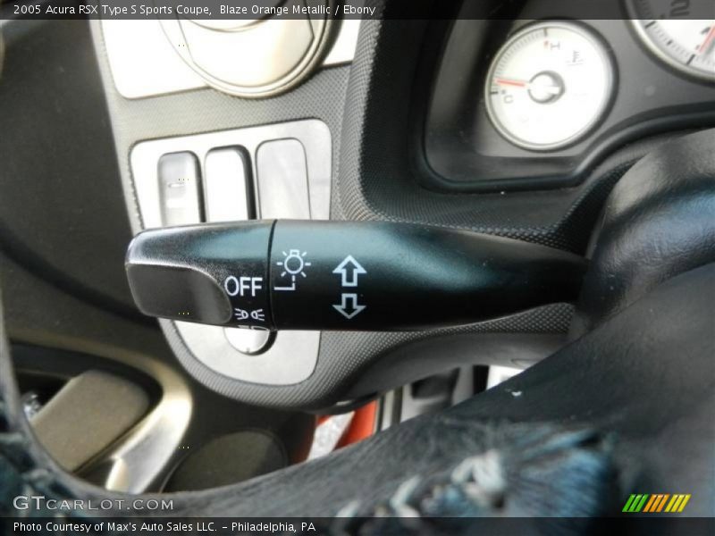 Controls of 2005 RSX Type S Sports Coupe