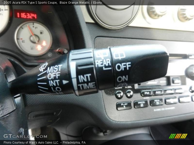 Controls of 2005 RSX Type S Sports Coupe