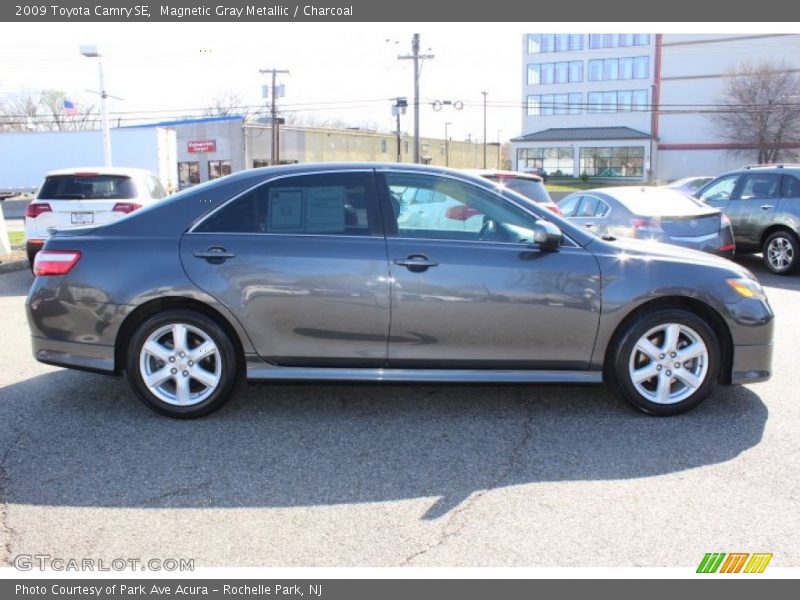 Magnetic Gray Metallic / Charcoal 2009 Toyota Camry SE