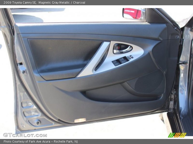 Magnetic Gray Metallic / Charcoal 2009 Toyota Camry SE