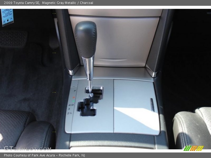 Magnetic Gray Metallic / Charcoal 2009 Toyota Camry SE