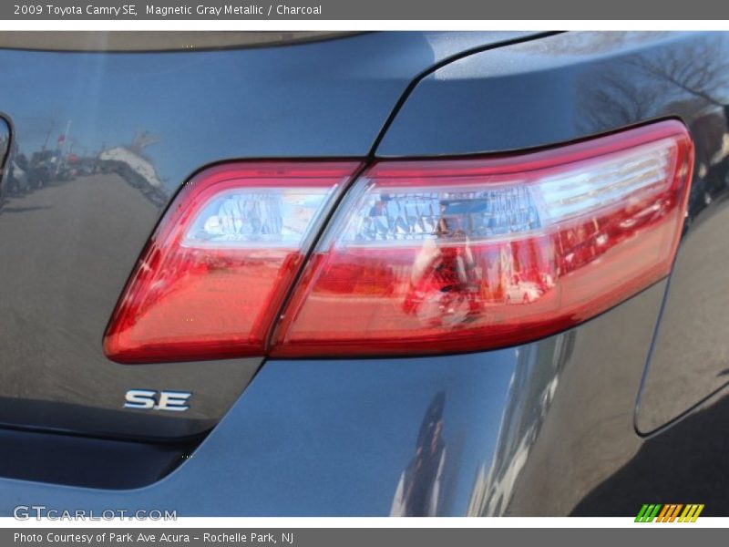 Magnetic Gray Metallic / Charcoal 2009 Toyota Camry SE