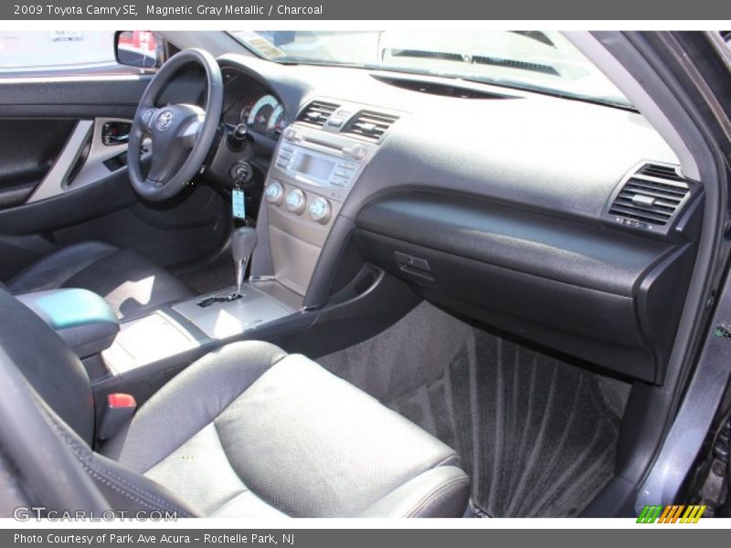 Magnetic Gray Metallic / Charcoal 2009 Toyota Camry SE