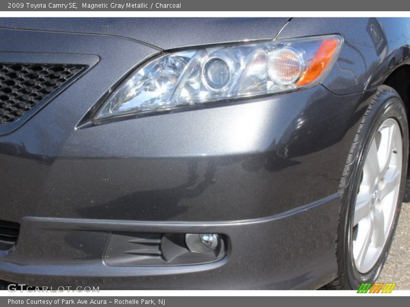 Magnetic Gray Metallic / Charcoal 2009 Toyota Camry SE