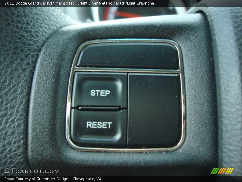 Bright Silver Metallic / Black/Light Graystone 2011 Dodge Grand Caravan Mainstreet