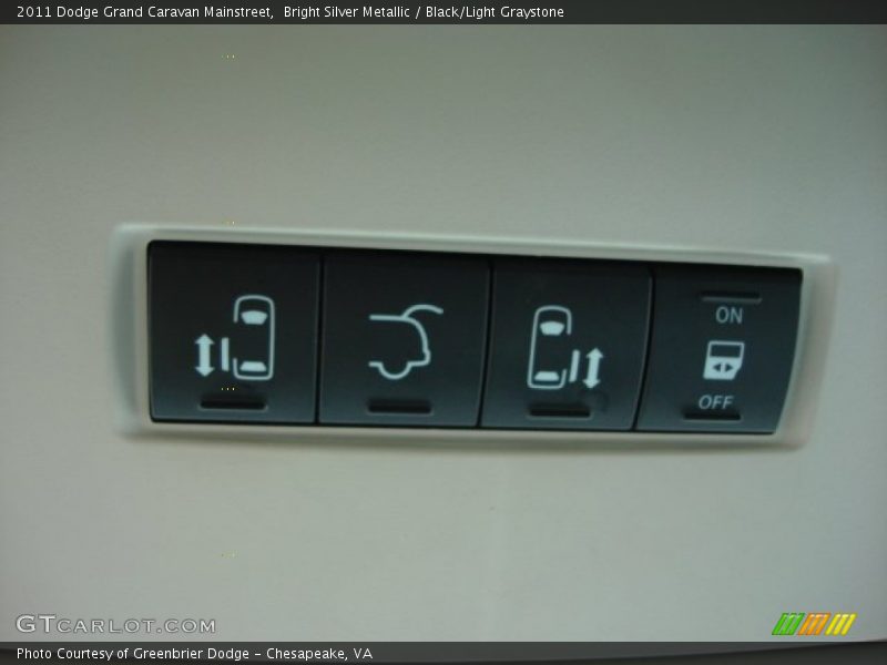 Bright Silver Metallic / Black/Light Graystone 2011 Dodge Grand Caravan Mainstreet